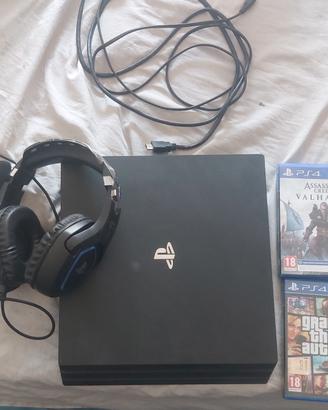 Ps 4 Pro 2T + cavo HDMI + Cuffie + 2 giochi 