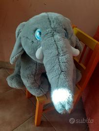Elefante di peluche