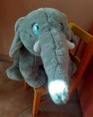 Elefante di peluche