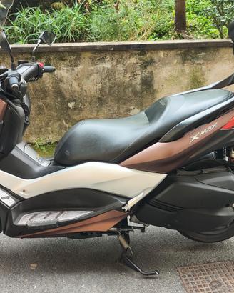 XMAX 300