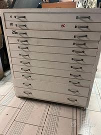 Cassettiera in legno per minuterie