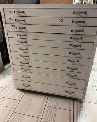 Cassettiera in legno per minuterie