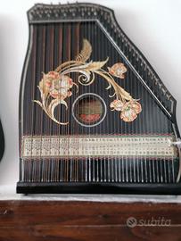 Antiche arpe da tavolo o da arredamento