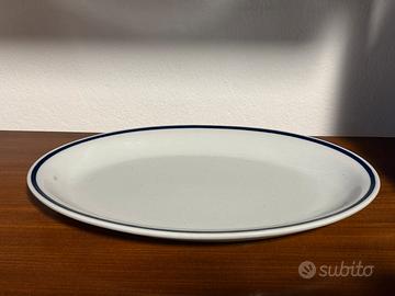 Piatto ovale portata con riga blu Saturnia