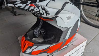 Casco Airoh twist