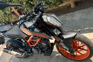 KTM Duke 125