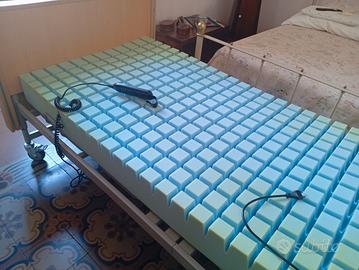 letto ospedaliero elettrico 