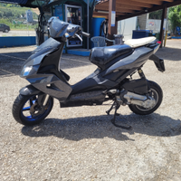 Sr scooter con motore exagon 180 4t