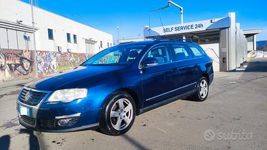 Volkswagen Passat 2.0 TDI DPF Var. Comfortline - 2