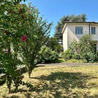 A POCHI PASSI DAL CENTRO CASA INDIPENDENTE CON...