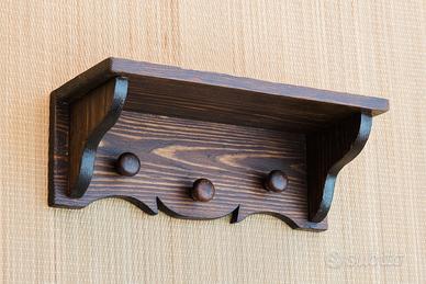 Mensola in legno massello con pomelli