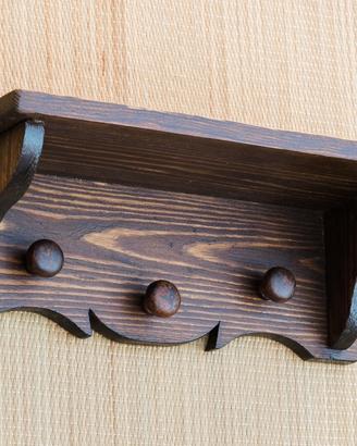 Mensola in legno massello con pomelli