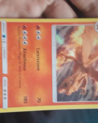 charizard edizione di detective pikachu