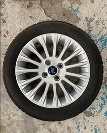 Cerchi in lega e gomme invernali Nokian 195 55 R16