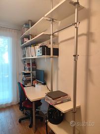 Libreria e scrivania
