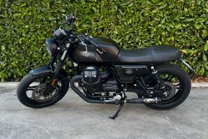 Moto Guzzi V7 Stone III 2020