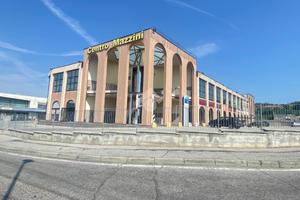 NEGOZIO A CASTIGLIONE DELLE STIVIERE