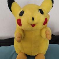 Peluche Pokemon pikachu