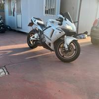 Honda cbr 600 RR compreso passaggio