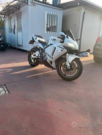Honda cbr 600 RR compreso passaggio