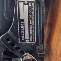 Motore fuoribordo 6 HP 4 Tempi Suzuky + gommone