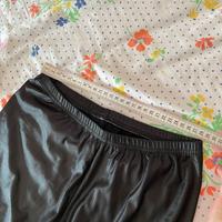 Leggins neri effetto pelle