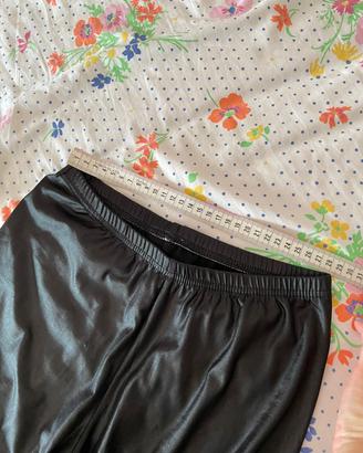 Leggins neri effetto pelle