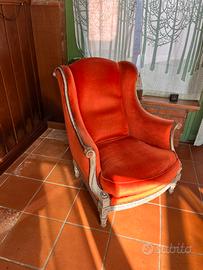 6 sedie dispinibili  . Cadauna a 180 euro