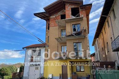 Appartamento di 170 m² con più di 5 locali a Castr