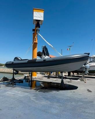 Capelli Tempest 750 Fishing - Yamaha F250 NSB