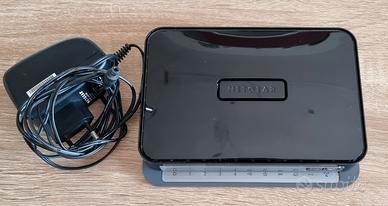 Router Netgear DGN2200v4 