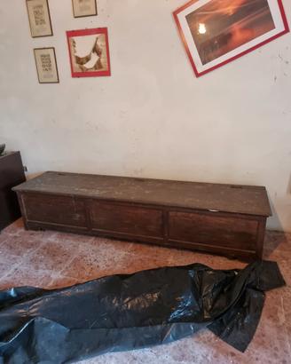 tavolo e cassapanca 