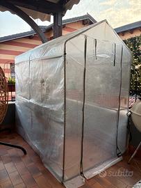 Serra in plastica con ripiani misure 186x120x190