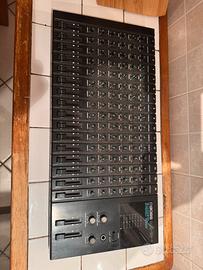 Mixer 16 canali Boss
