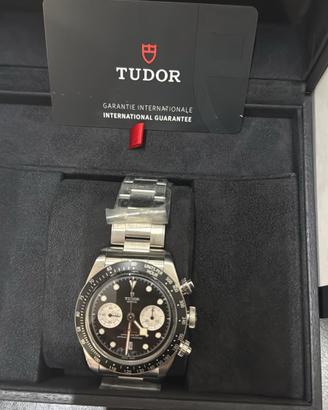 Tudor black bay chrono
