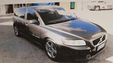 volvo v50 2.0d momentum full