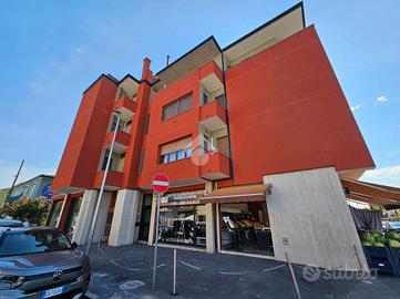 2 LOCALI A SETTIMO MILANESE