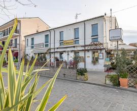 NEGOZIO A CERVIA