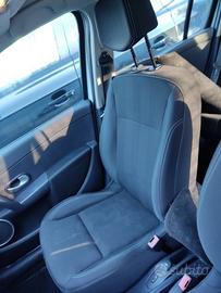 Sedile anteriore dx RENAULT CLIO del 2009