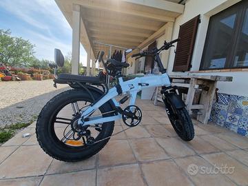 Bicicletta elettrica pieghevole 