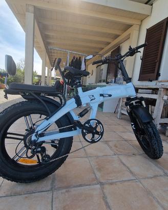 Bicicletta elettrica pieghevole 