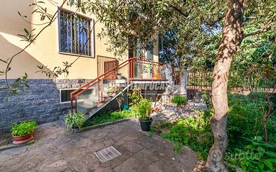 3 LOCALI CON SPAZIO ESTERNO SENZA SPESE CONDOMINIA