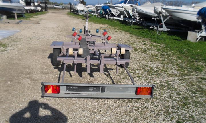 Carrelli usati non omologati