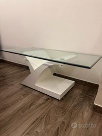 Tavolino in cristallo di design