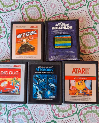 Atari 2600 lotto 11 cartucce con manuali