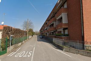 Luminosa Stanza singola ad Albiate con posto auto