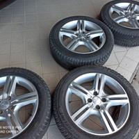 Cerchi in lega 4 fori, da 16 pollici.