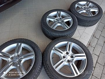 Cerchi in lega 4 fori, da 16 pollici.