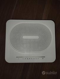 Modem ADSL con accessori 