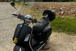 Vespa 300 GTS Super tech